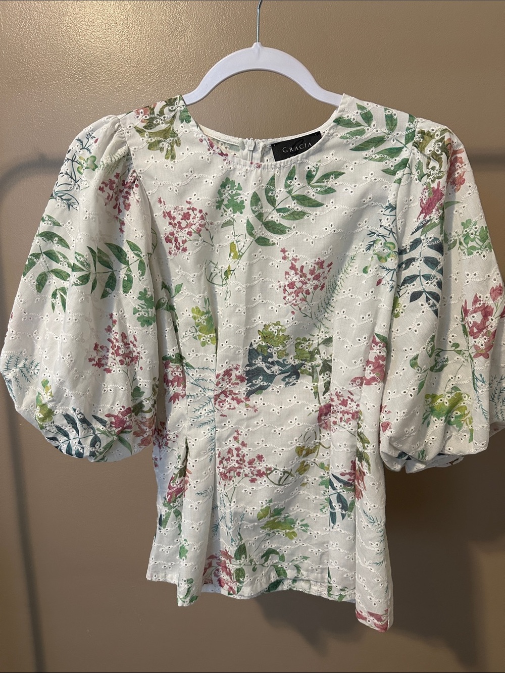 Gracia White Eyelet Puff Sleeve Blouse with Green & Pink Floral